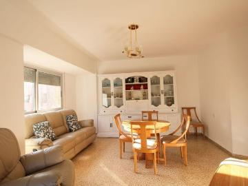 Spacious and Bright Apartment for Rent