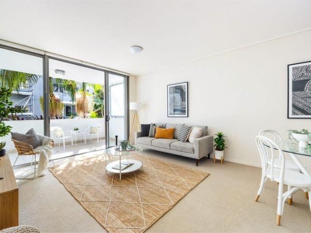Spacious and Bright Apartment in a Premium Location
