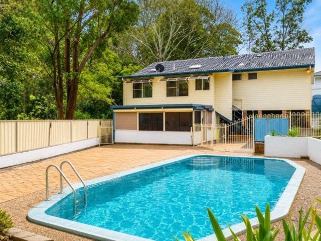 SPACIOUS AND BRIGHT FAMILY HOME