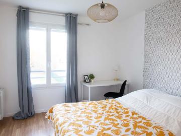 Spacious and bright room 13m² LY013