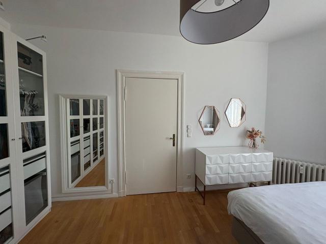 Spacious and bright studio near school Berlin, Berlin Amsterdam Apartments for Rent