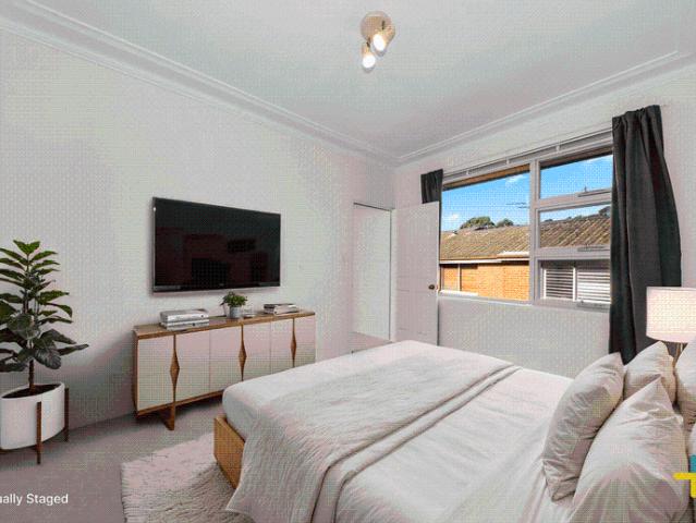 Spacious and bright two Bedroom Apartment in Prime Artarmon Location