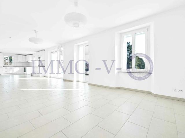 SPACIOUS AND BRIGHT WITH LARGE BALCONY TERRACE OF 60M2 AND LAKE VIEW