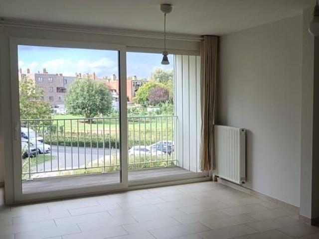 Spacious and bright 2 bed apt with large terrace EPC B