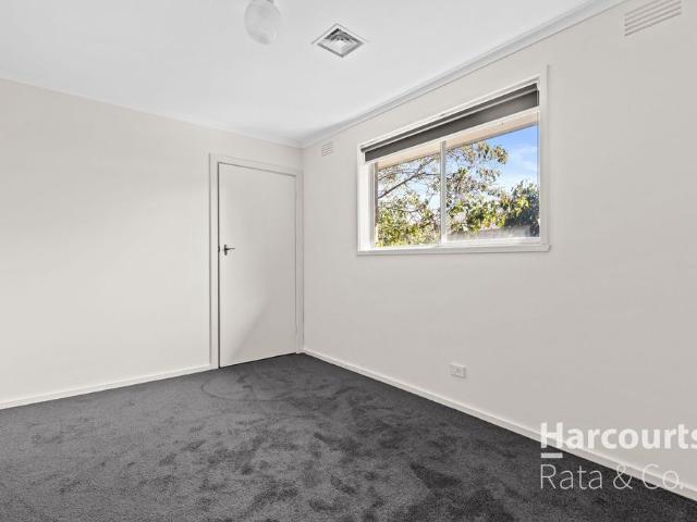Spacious and Bright 3 Bedroom Home with Ample Car Spaces in Bundoora