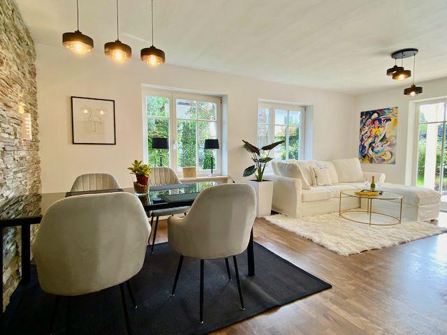 Spacious and elegant 3 room Garden Apt, 2 bedrooms, large Home Office, 65' Smart TV, Private Underground Parking, WLAN, Pets welcome!, Munchen Amsterdam Apartments for Rent