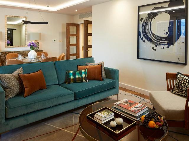 Spacious and elegant Three Bedroom Superior Apartment in Kensington