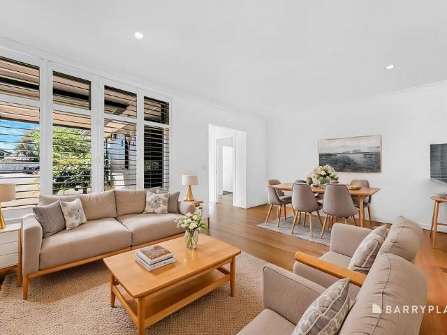 Spacious and Elegant Family Home in a Tranquil Court Location!