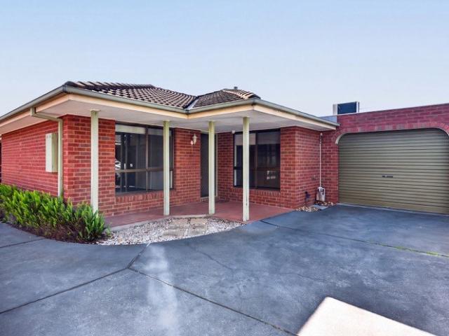 Spacious and Freshly Updated Home in a Convenient Altona Location