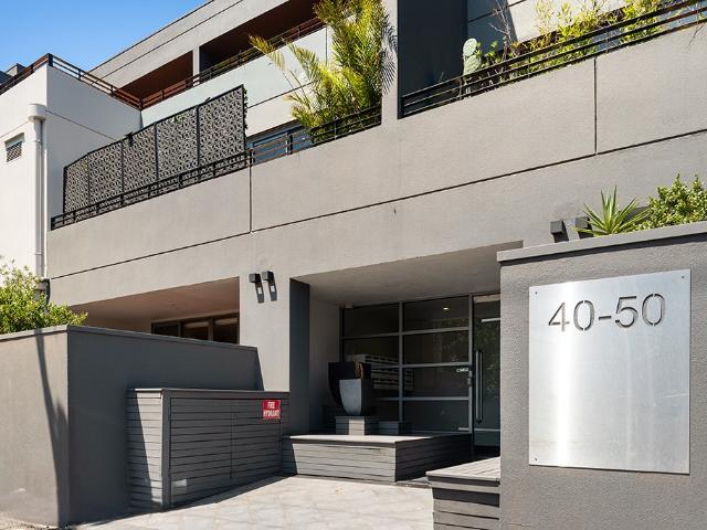 Spacious and Full of Surprises 2 Bedroom Ground Floor Apartment.