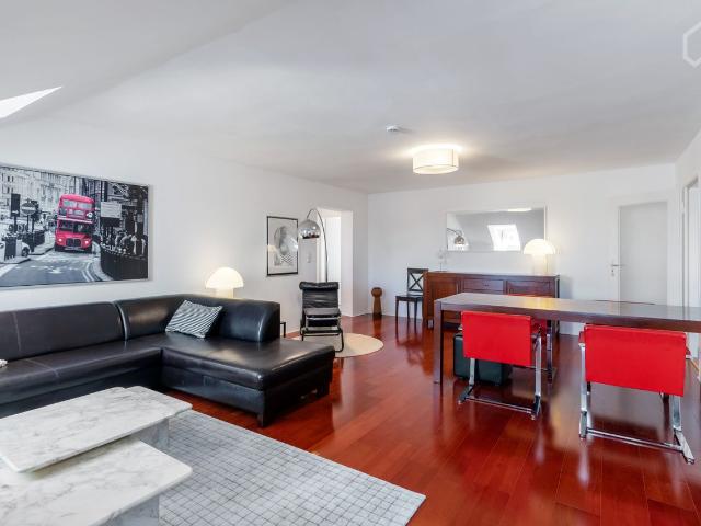 Spacious and light flooded three room apartment in Milbertshofen, Munchen Amsterdam Apartments for Rent
