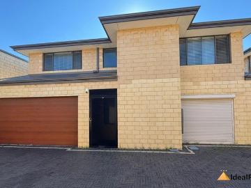 Spacious and Luxurious 3 Bedroom Townhouse