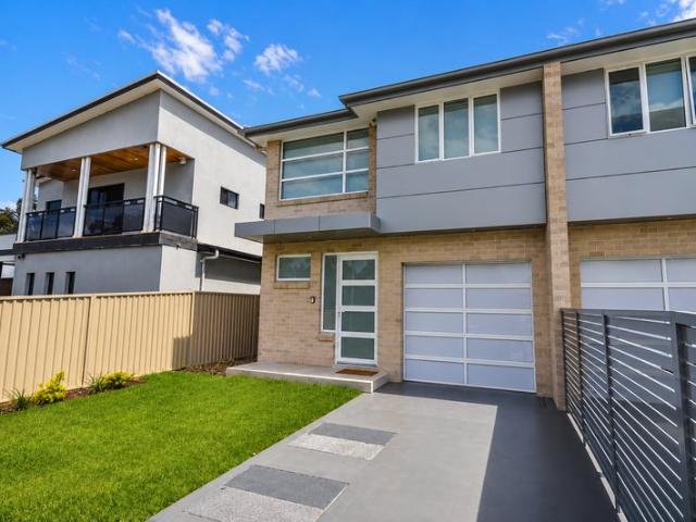 Spacious and luxurious 4 bedroom duplex