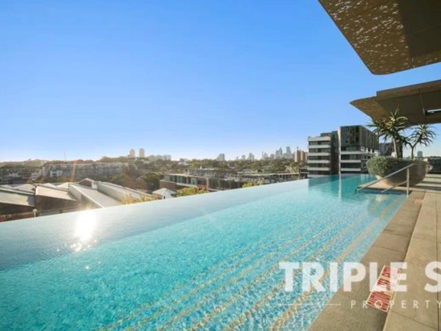 Spacious and Modern Apartment | Spacious Two bedrooms with carpark space | Heart of Waterloo