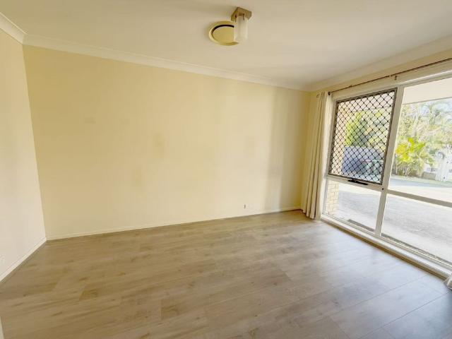 Spacious and Modern Family Home in The Avenue Sunnybank Hills