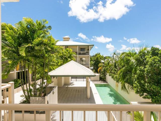 SPACIOUS AND MODERN JUST MINUTES FROM THE CBD
