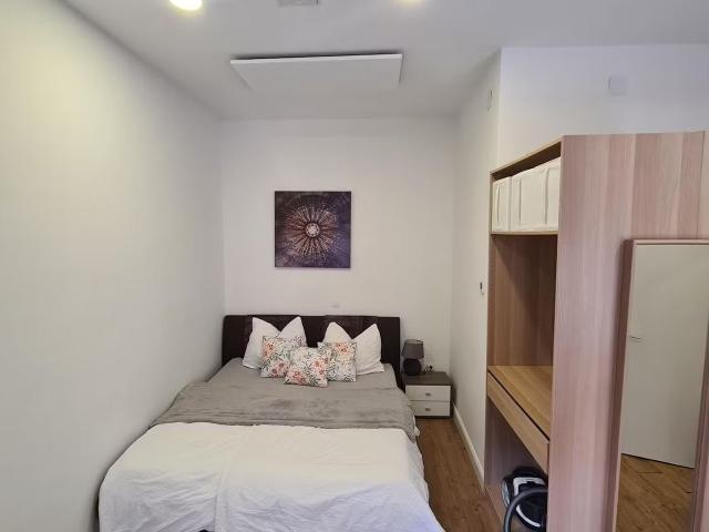 Spacious and modern studio apartment in Vienna, Vienna Amsterdam Apartments for Rent