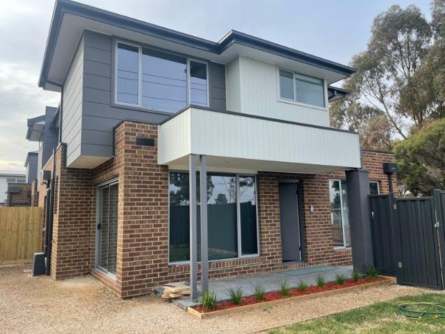Spacious and Modern 2 Bedroom Townhouse