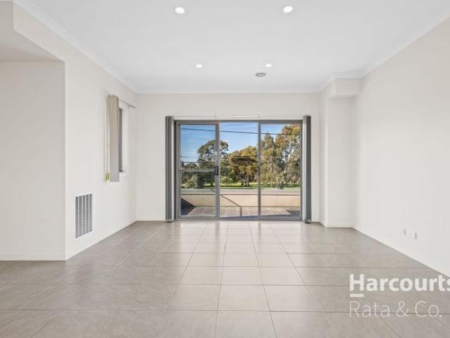 Spacious and Modern 2 Bedroom Home in Epping