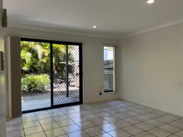 Spacious and Modern 3 Bedroom Home for Rent in Pacific Pines, Gold Coast
