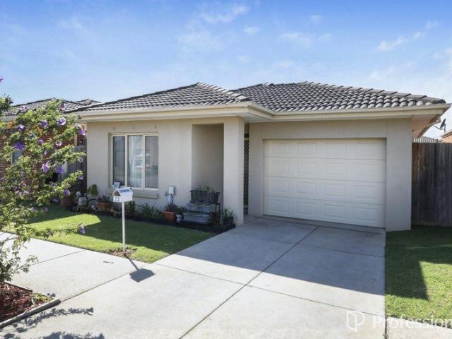 SPACIOUS AND MODERN 3 BEDROOM HOME IN WELL DESIGNED CENTRAL UNIT DEVELOPMENT