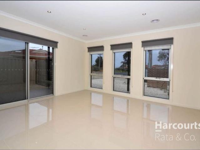 Spacious and Modern 3 Bedroom Property in Epping