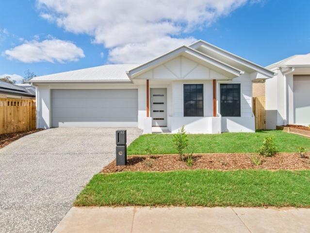 SPACIOUS AND MODERN 4 BEDROOM HOME WITH DUCTED AIR CON AVAILABLE NOW!