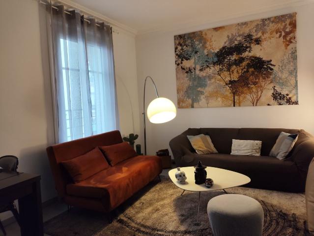 Spacious and Modern 52m² Apartment with Full Amenities in Prime Location, Paris Amsterdam Apartments for Rent