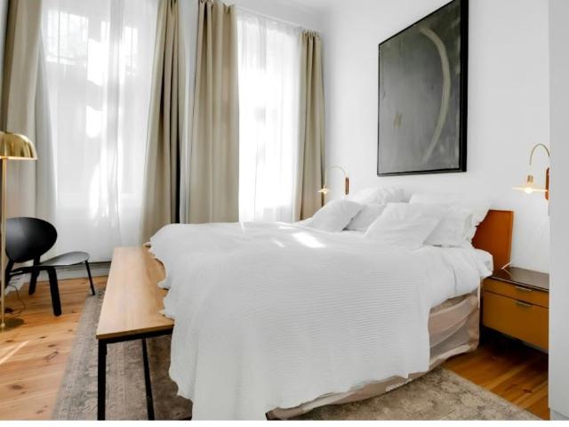 Spacious and Minimalistic Apt in West Berli, Berlin Amsterdam Apartments for Rent