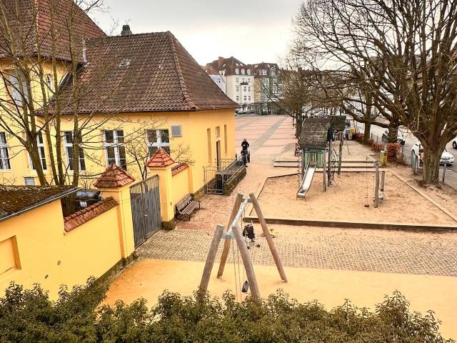 Spacious and neat studio in Bielefeld, Bielefeld Amsterdam Apartments for Rent