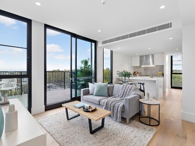 SPACIOUS AND SOPHISTICATED WITH INCREDIBLE CITY VIEWS