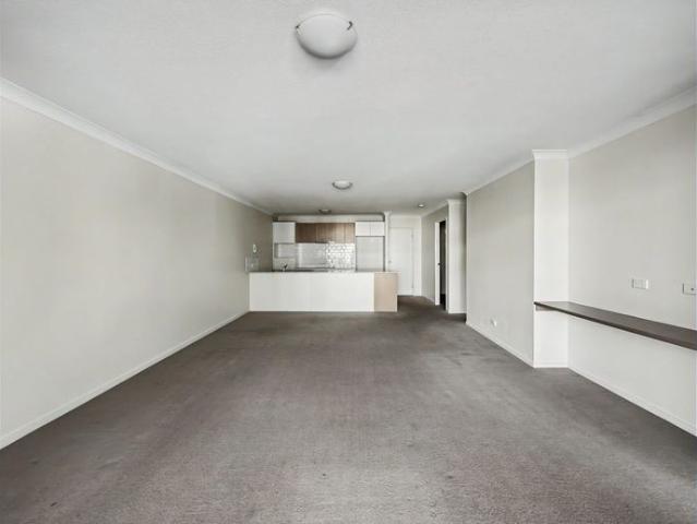Spacious and Secure Unit Within Walking Distance to Mater Hospital