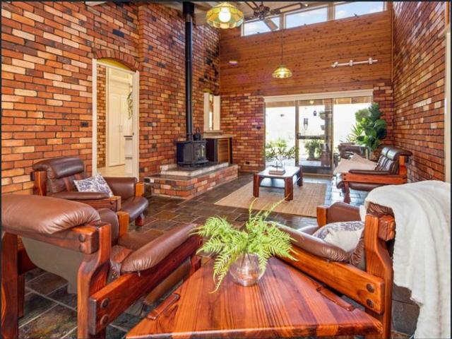 Spacious and Serene 4 Bedroom Homestead