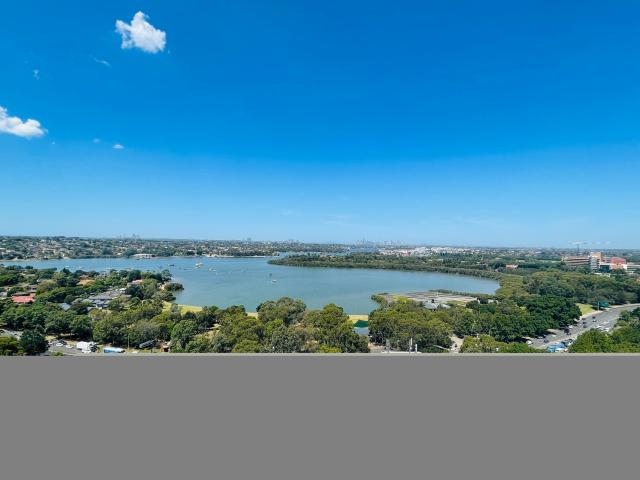 Spacious and Stunning two bedrooms with City View and Water View