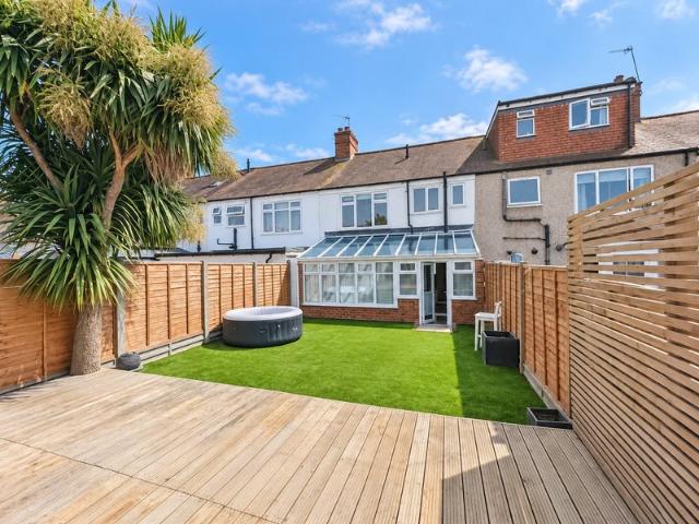 Spacious and Stylish 3 bed Family Home