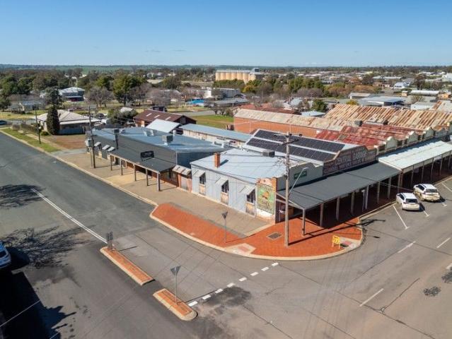 Stylish Unit, Restaurant, Offices and Retail Space in Prime Location