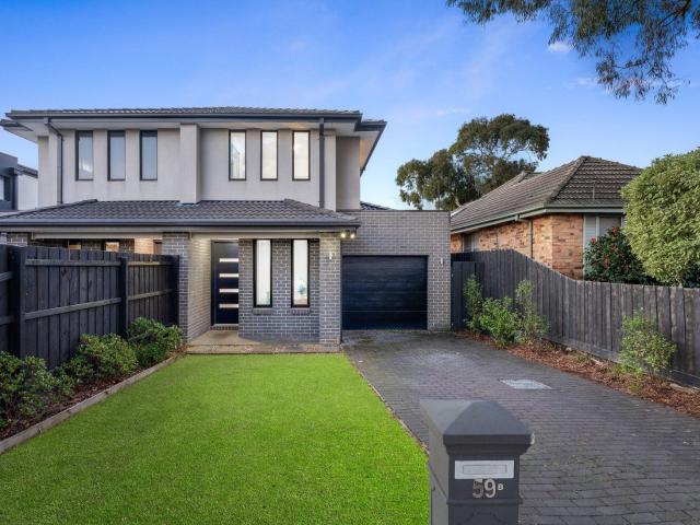 SPACIOUS AND STYLISH FAMILY HOME