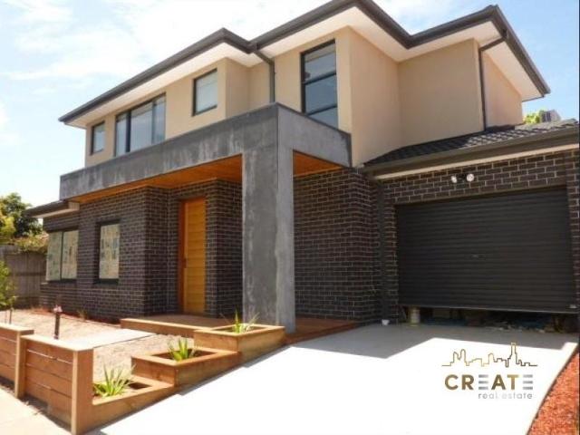 SPACIOUS AND STYLISH LIVING IN A PRIME FAMILY FRIENDLY LOCATION