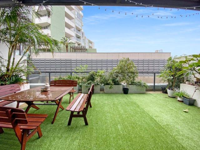 Spacious and sun filled apartment with easy access to all conveniences