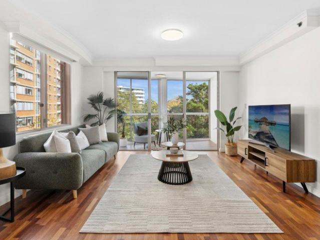 Spacious and sunlit apartment with resort lifestyle
