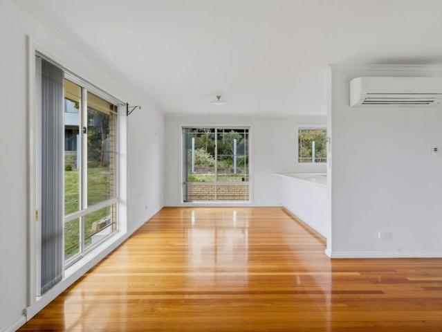 Spacious and Sunny Living in a Convenient Kingston Location