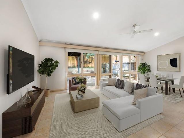 Spacious and Quiet 4 Bedroom Townhouse