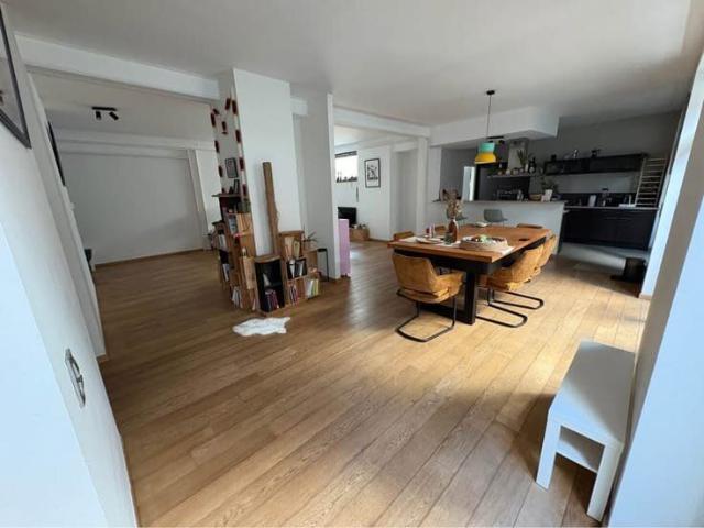 Spacious and quiet Loft close to St.Catherine square
