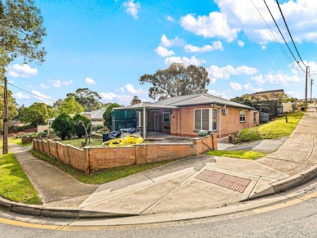 Spacious and Well Maintained 4 Bedroom Rental House in Desirable Highbury Location