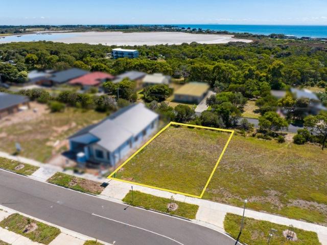 Spacious and Versatile Allotment 1km to the Beach