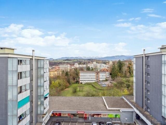 Spacious apartment close to all amenities