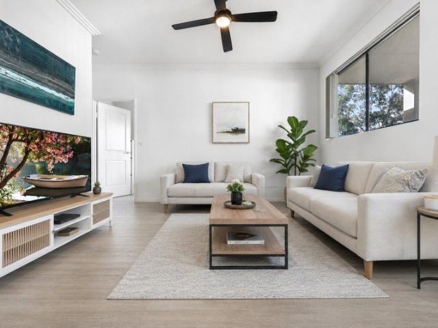 Spacious Apartment Blending Style and Convenience