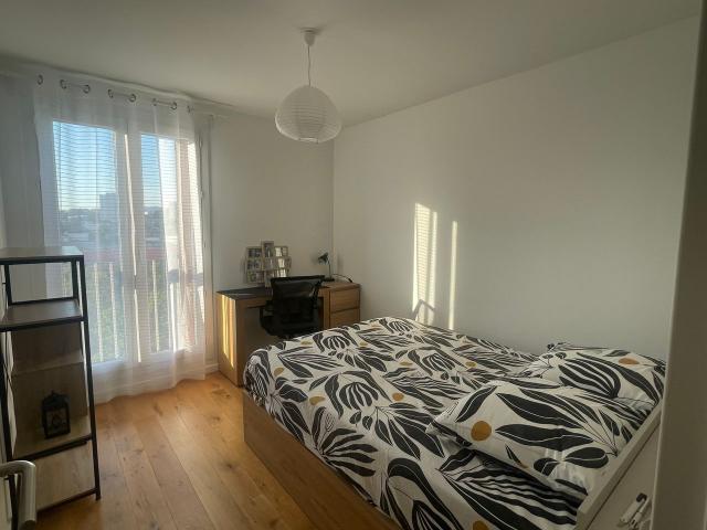 Spacious Apartment for Flatshare, Marseille Amsterdam Apartments for Rent