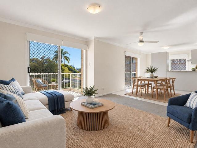 Spacious Apartment in Convenient Location!
