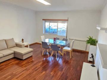 Espaçoso apartamento T1 bem localizado em Celas